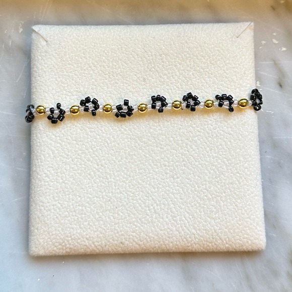 Two Handmade Flower Bead Bracelet - Picture 3 of 4